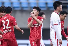 布莱顿主场取胜，缪卡拉崴烈破门锁定胜局
